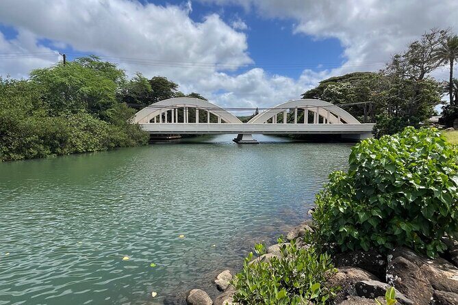 Guided E-Bike Tour in North Shore - Key Points