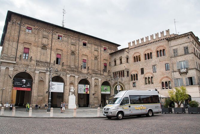 Guided group tour TastyBus: Parmesan Cheese and Parma Ham - FAQ