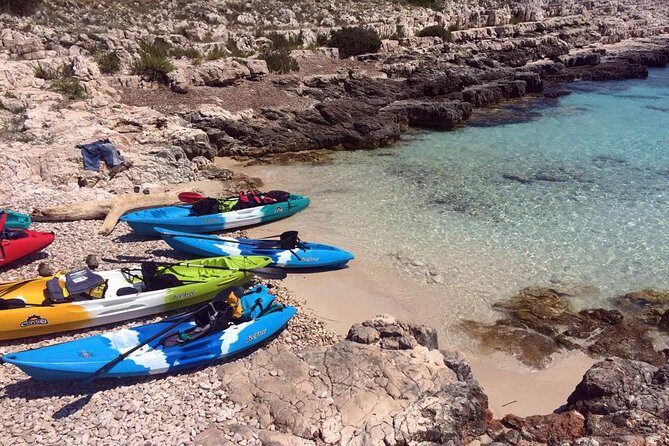 Guided kayaking tour to Pakleni islands - An In-Depth Look at the Kayaking Experience