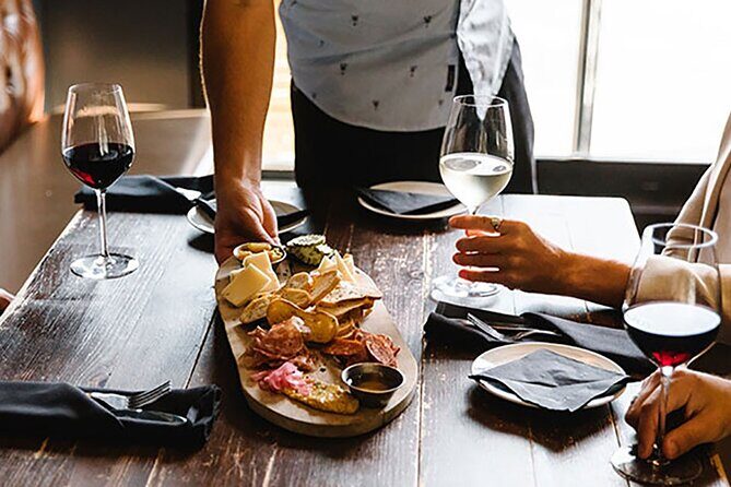 Guided Lunch Tour in Whistler - Guided Restaurant Tour - 3-hours - Key Points