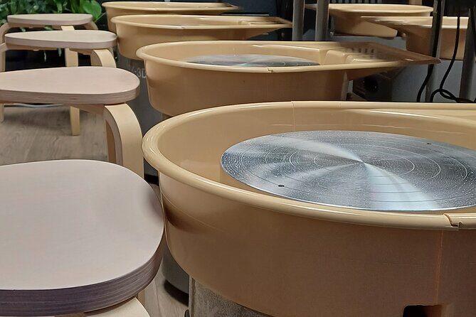 Guided Pottery Workshop on a Turntable in Choorstraat - What to Expect from the Pottery Workshop