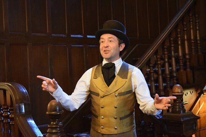 Guided Tour and Quebec Gins at the Quebec Garrison Club - Key Points