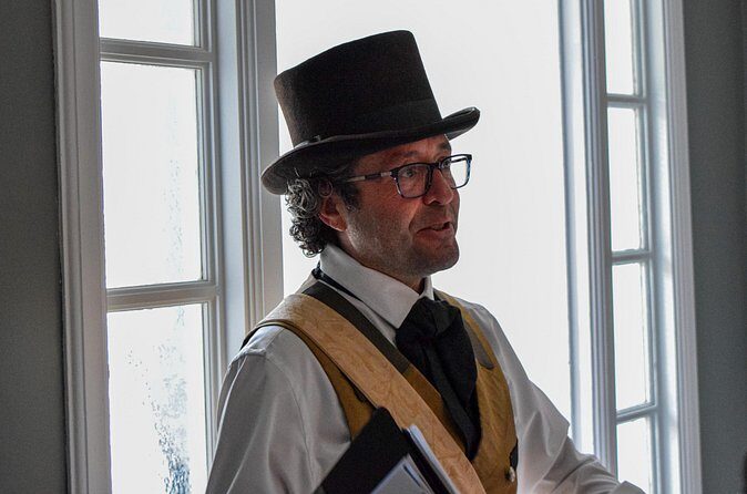 Guided Tour and Quebec Gins at the Quebec Garrison Club - FAQ