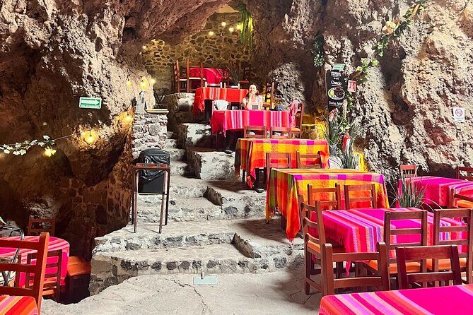 Guided Tour in Pyramids + Transportation + Breakfast in Cueva - Practical Details & Why They Matter