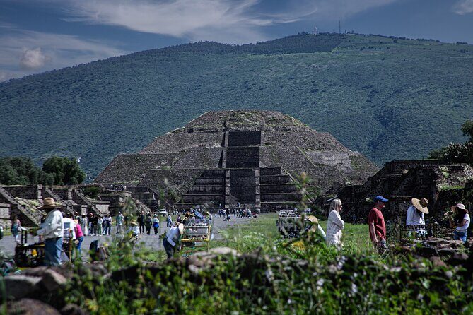 Guided tour in Teotihuacan + breakfast in Cueva + Transportation CDMX - An In-Depth Look at the Itinerary