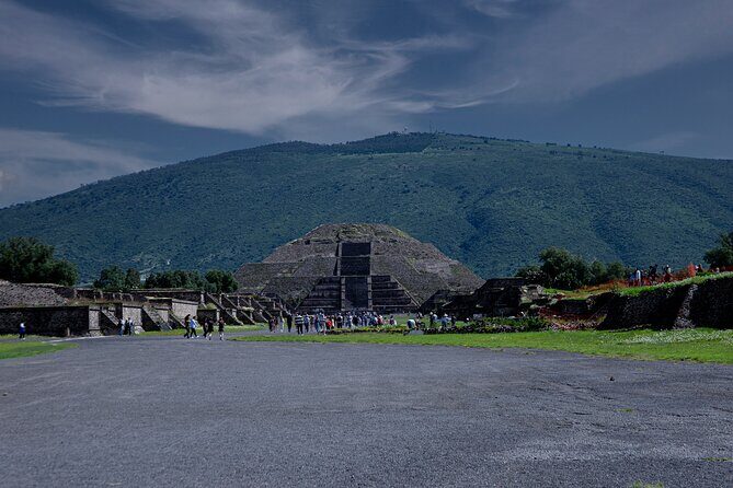 Guided tour in Teotihuacan + breakfast in Cueva + Transportation CDMX - FAQ Section