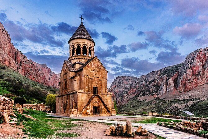 Guided tour: Khor Virap, Noravank Monastery, Areni, Jermuk - FAQ