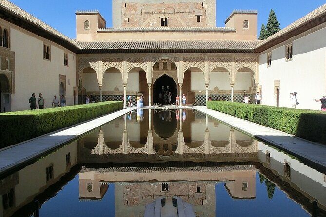 Guided tour of Alhambra and Generalife with Nasrid Palaces - Frequently Asked Questions