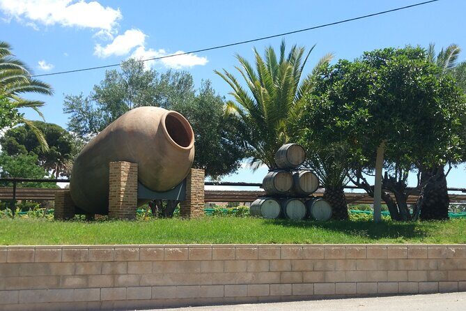 Guided Tour Of An Old Winery with Tasting from Alicante and Elche - Transportation and Group Size