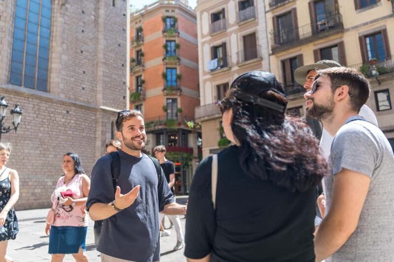 Guided tour of Barcelona in French (Old Town & Instagram spots) - Why You Might Want to Join This Tour