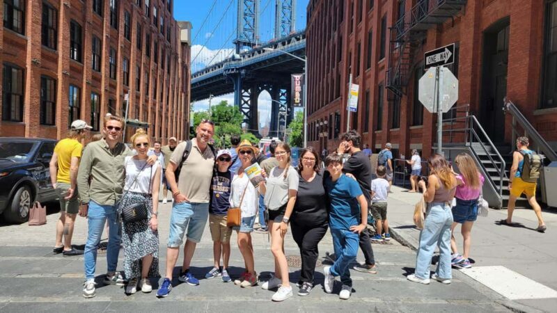 Guided tour of Brooklyn Williamsburg and Dumbo in French - A Closer Look at the Tour: What to Expect from Start to Finish