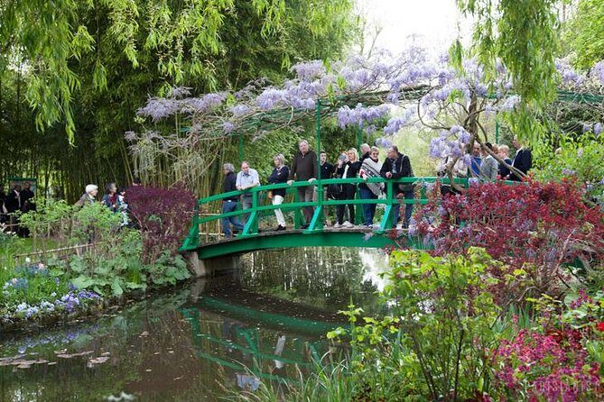Guided tour of Claude Monet's house in Giverny by private car from Paris - FAQs