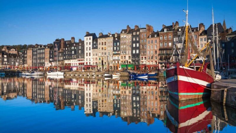 Guided tour of Honfleur: dive into the heart of its history - Sainte-Catherine church: a wooden marvel