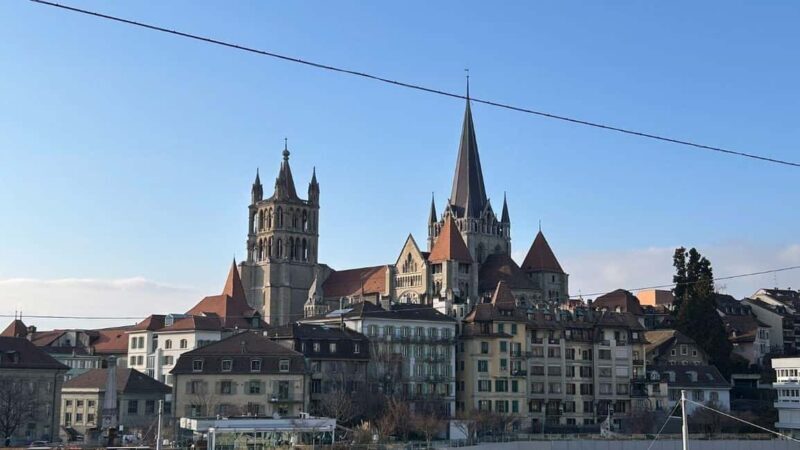 Guided Tour of Lausanne (2h) - Key Points