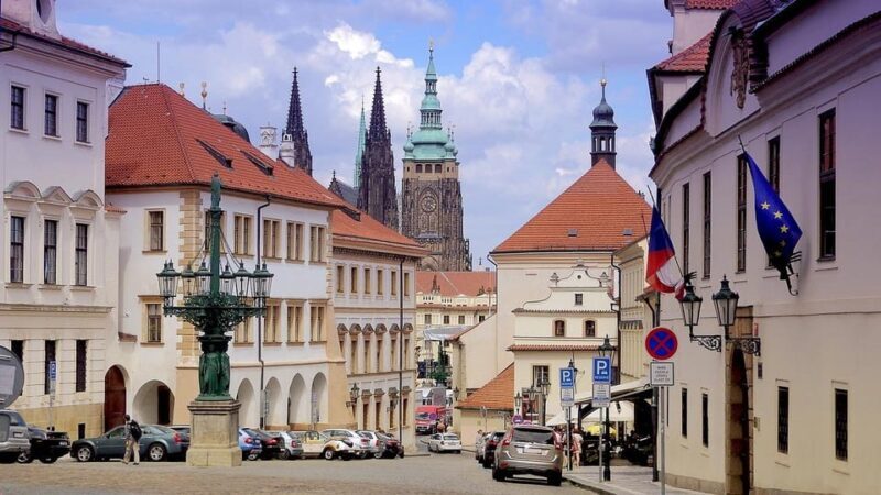 Guided Tour of Malá Strana and Hradany - Who This Tour Is Best For