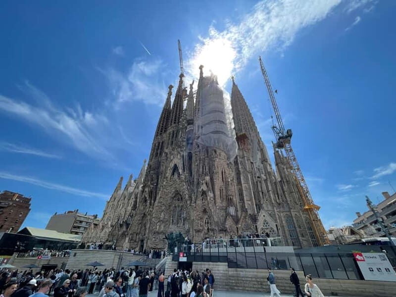 Guided Tour of Sagrada Familia - Gaudi's dream - Exploring Gaudí’s Dream: A Guided Tour of the Sagrada Familia