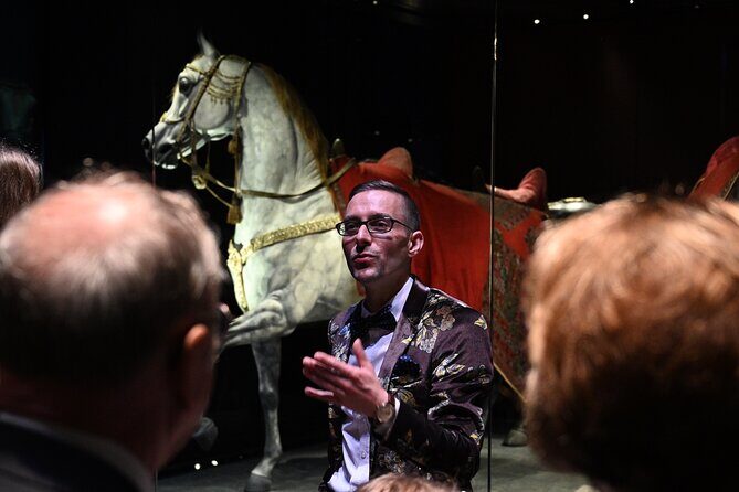 Guided tour of the castle with an introduction to architecture and the Dresden stable yard - Key Points