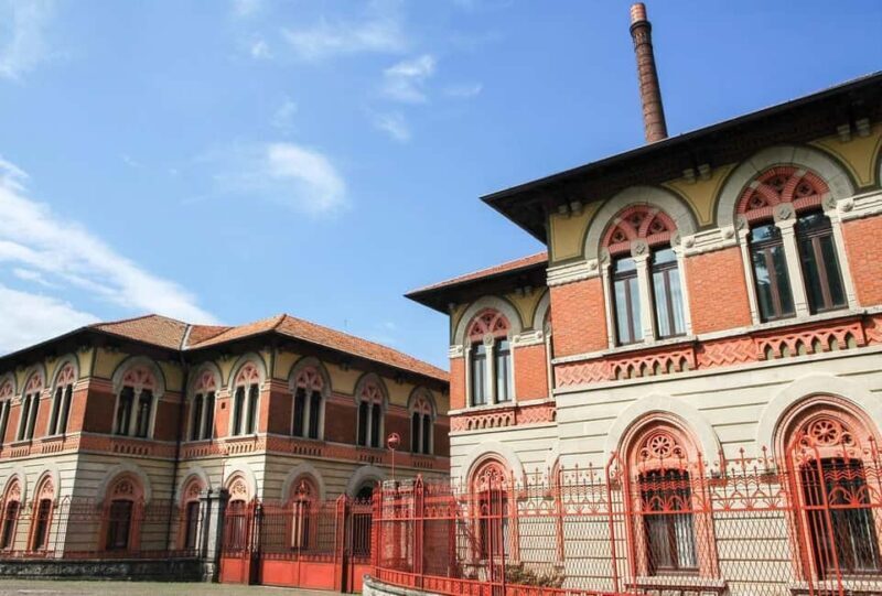 Guided tour of the Crespi d'Adda Workers' Village: discover its secrets and curiosities - Key Points