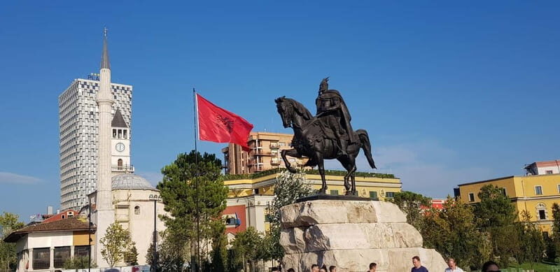 GUIDED TOUR OF TIRANA - Why the Guides Make the Difference