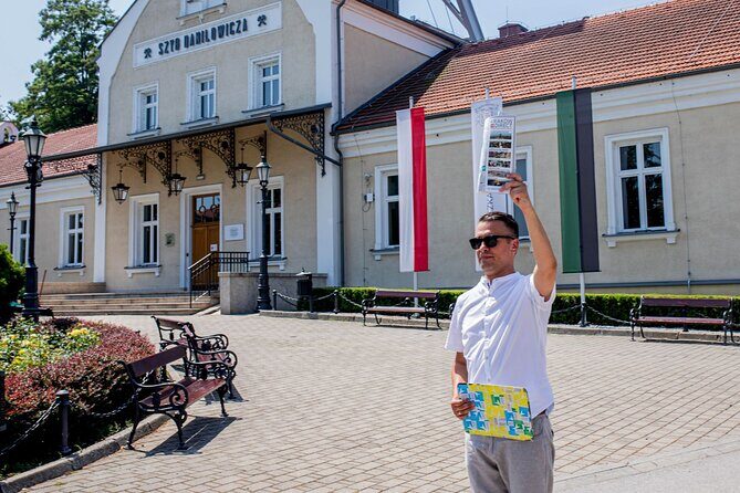 Guided tour to Salt Mine & Schindler Factory with Pick-Up Options - Additional Tips