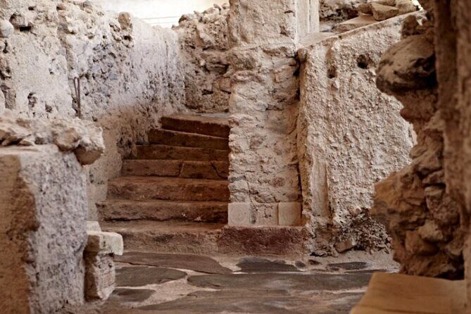 Guided Tour to the Akrotiri Archaeological Site in Santorini - Key Points