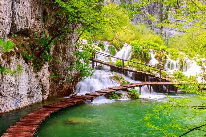 Guided transfer from Split to Zagreb with Plitvice Lakes stop - Exploring Croatia from Split to Zagreb: A Guide to the Guided Transfer with Plitvice Lakes Stop