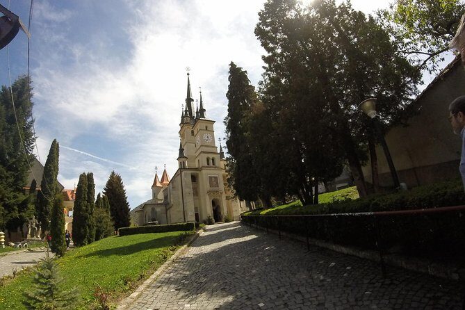 Guided visit in Spanish to the medieval center of Brasov (native Spanish guide). - FAQs