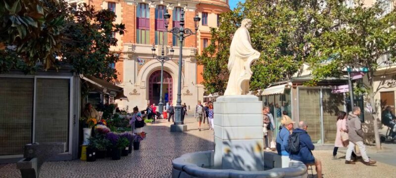 Guided walking tour of Cádiz: stories from a local guide - Key Points