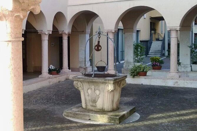 Guided Walking Tour on Verona Hillside - In-Depth Look at the Verona Hillside Tour