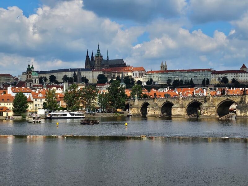 Guided walking tour Prague: include Prazskiy Castle - How Does It Compare to Other Tours?