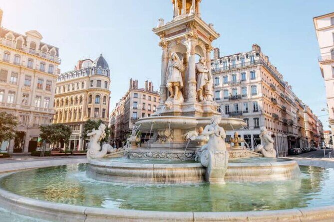 Guided Walking Tour through the streets of Lyon - Place Bellecour and Place des Jacobins