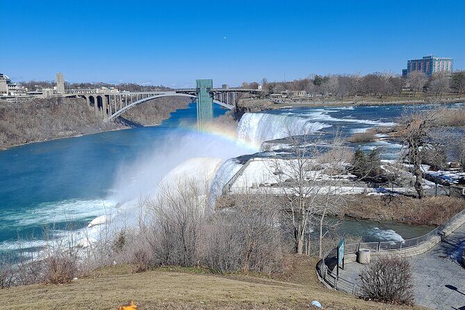 Guided Wine Tour through the Niagara Wine Trail - An In-Depth Look at the Niagara Wine Trail Guided Tour