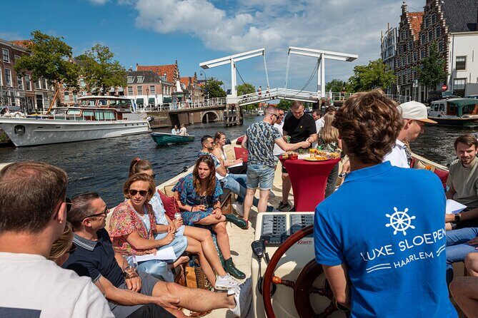 Haarlem Open Canal Tour with a real live guide - What You Can Expect from the Haarlem Canal Tour