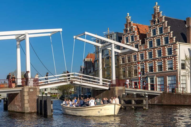 Haarlem: Unlimited Drinks City Cruise - Setting the Scene: What to Expect on the Haarlem Canal Cruise
