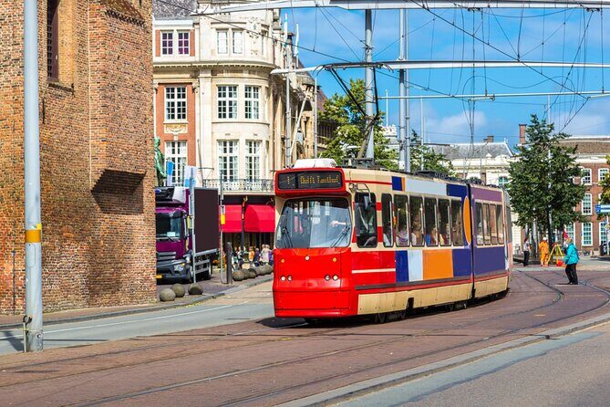 Hague: The Heart of Old Town Exploration Game and Tour - The Itinerary Breakdown