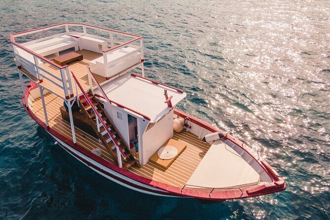 Half Day Boat Tour on the Syracuse Coast with Lunch - Who Will Love This Tour?