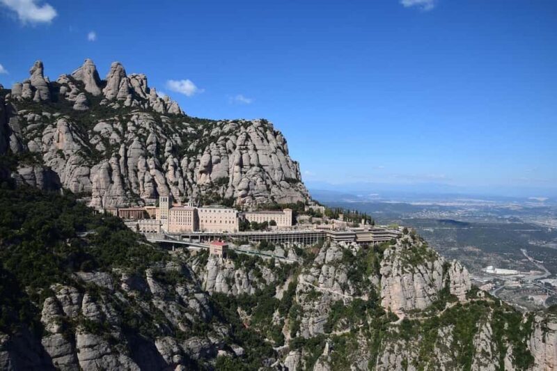 Half-Day Guided Tour of Montserrat & Sagrada Familia - Key Points