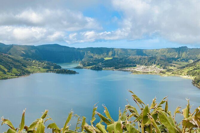 Half-Day Jeep Tour from Ponta Delgada to Sete Cidades - Who Should Consider This Tour?
