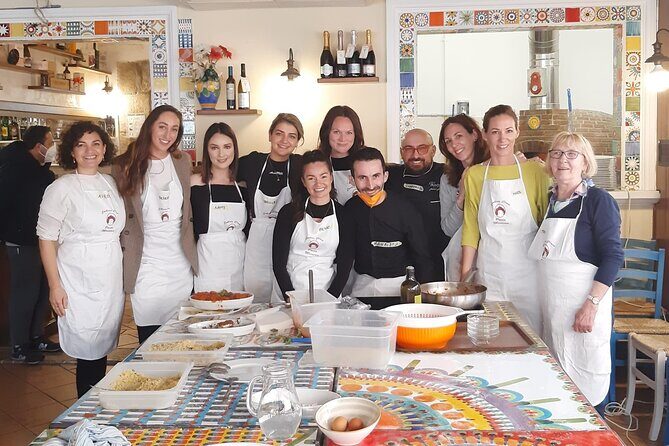 Half-Day Pizza Making Class in Taormina - Group Size and Atmosphere