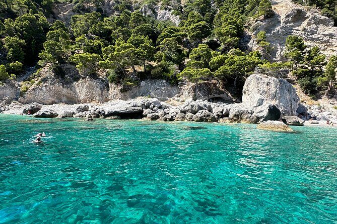 Half-day private boat tour of Capri - Grotta Verde: Exploring Caves