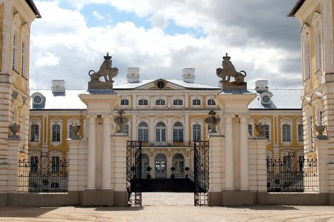 Half-Day Private Trip to Rundale Palace and Garden - What the Reviews Say