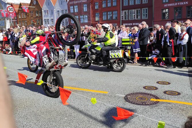 Half-Day Private Walking Tour in Bergen with Dinner and Funicular - Key Points