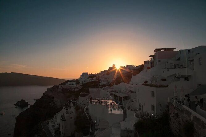 Half Day Santorini Tour with Sunset in Oia - Who Should Consider This Tour?