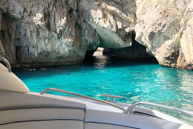 Half day to discover the fascinating island of Capri - Practical Details