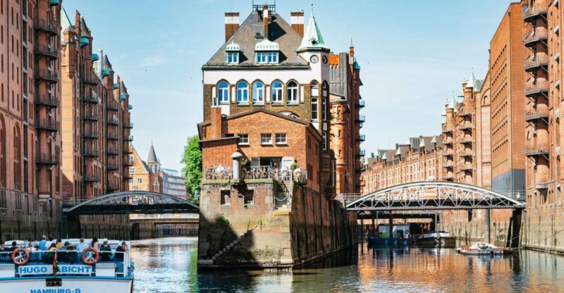 Hamburg: 1.5-Hour Harbor and Speicherstadt Day Cruise - The Guide and Commentary
