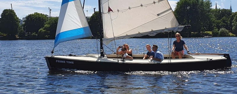 Hamburg: 1.5-Hour Sailing Sightseeing Tour on Aussenalster - What to Expect from Your Hamburg Sailing Tour