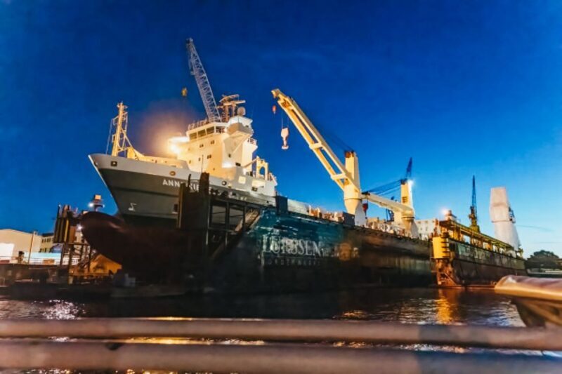 Hamburg: 1.5h Grand Harbor Evening Lights Cruise - FAQs