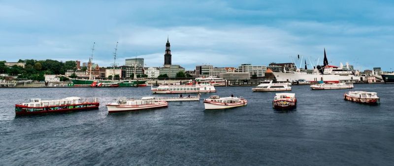 Hamburg: 1-Hour Harbor Cruise - HafenCity and the Elbe Philharmonic Hall: The Modern Waterfront Segment