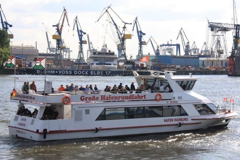 Hamburg: 1-Hour Harbor Cruise - Köhlbrand Bridge: One of Those “You Can’t Miss It” Crossings