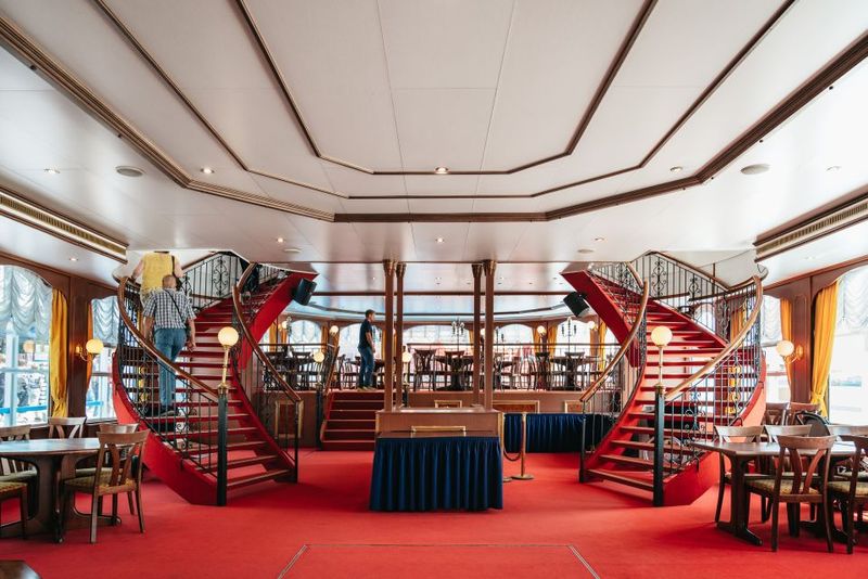 Hamburg: 1-Hour Harbor Sightseeing Cruise with HafenCity - Where to Meet: St. Pauli Landing Stages (Bridge 1 vs Bridge 4)